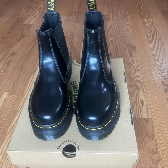 Dr. Martens 2976 Quad Platform Chelsea Boots Black US 6 Like New w/ Box - Picture 2 of 8
